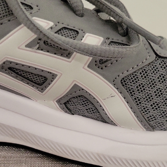 Asics Pink and Gray Athletic Shoes for Performance - Picture 5 of 5